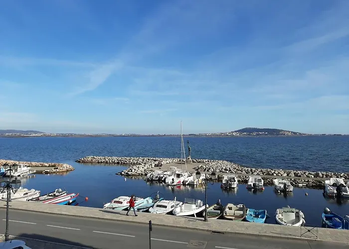 Du Soleil, Climatise Avec Piscine Chauffee D'avril A Novembre, Et Jacuzzi Lejlighed