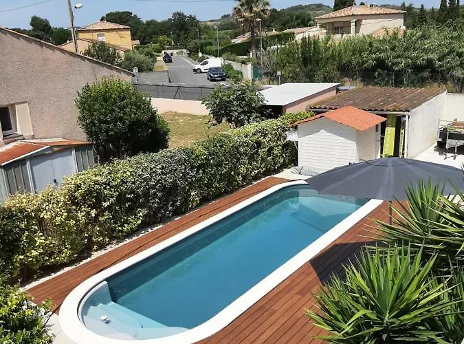 Du Soleil, Climatise Avec Piscine Chauffee D'avril A Novembre, Et Jacuzzi * Pouzolles